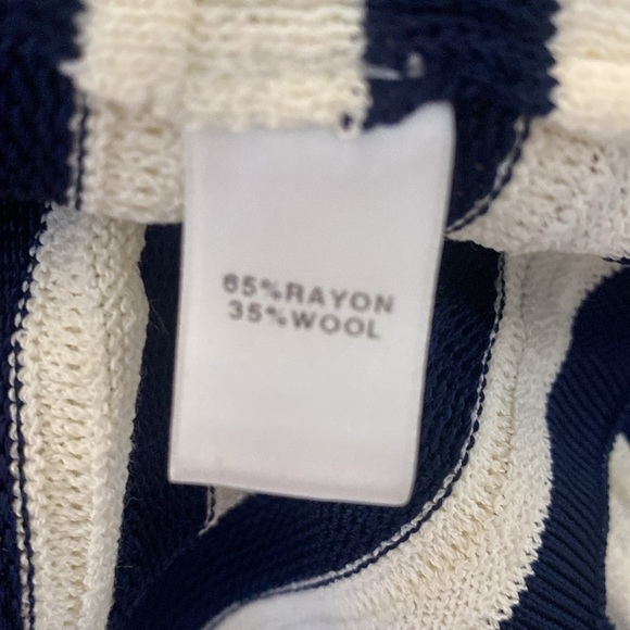 ST. JOHN Cardigan - Picture 8 of 8